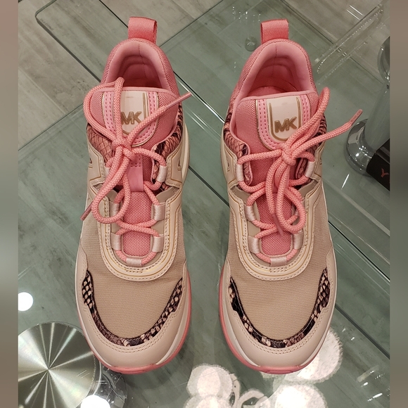 EUC- Michael Kors Olympia mixed media baby pink platform sneakers - Picture 2 of 14